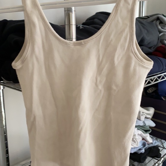 brandy melville tank top - Picture 3 of 3